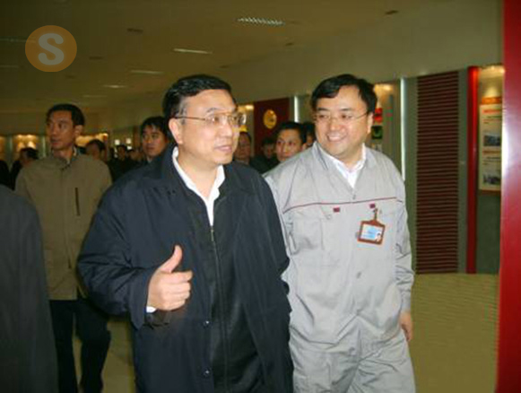 2006年11月21日　中共中央政治局常委、國務(wù)院総理李克強さん（當(dāng)時中共遼寧省委書記）が當(dāng)社を視察